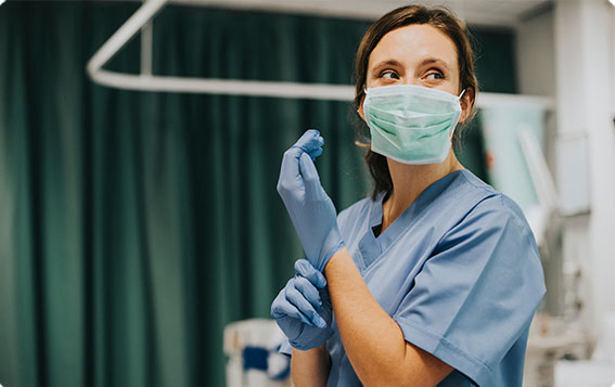 Nurse and doctor get married in the hospital where they work - CBS