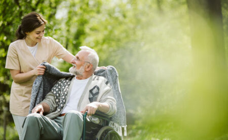 How to Become a Geriatric Nurse